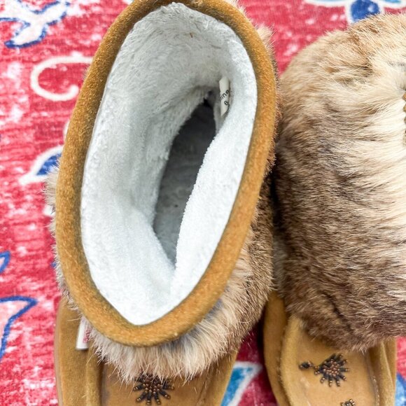 SoftMoc Tan Half Mukluk Boots, Size 6 - Picture 7 of 9